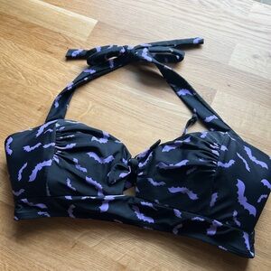 Unique Vintage retro vintage black and purple bats halter swim top sz L